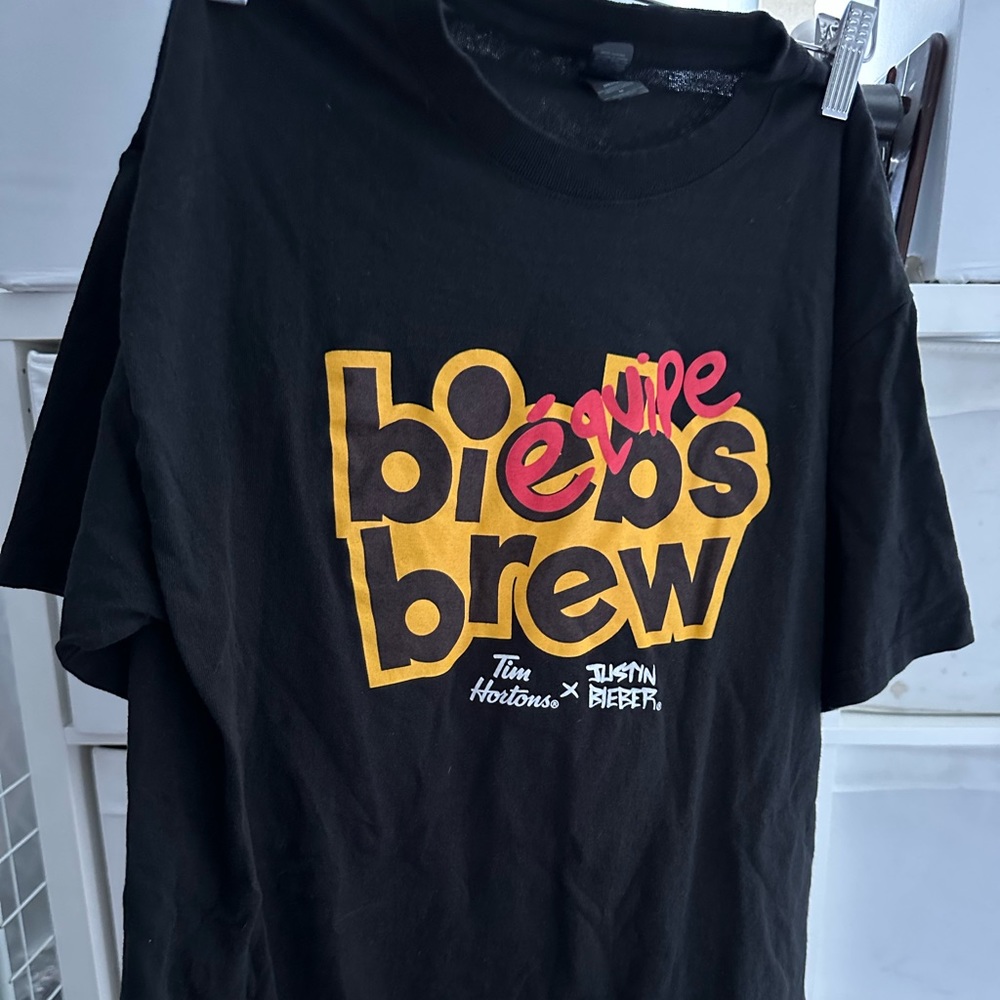 R—UNISEX T-shirt black